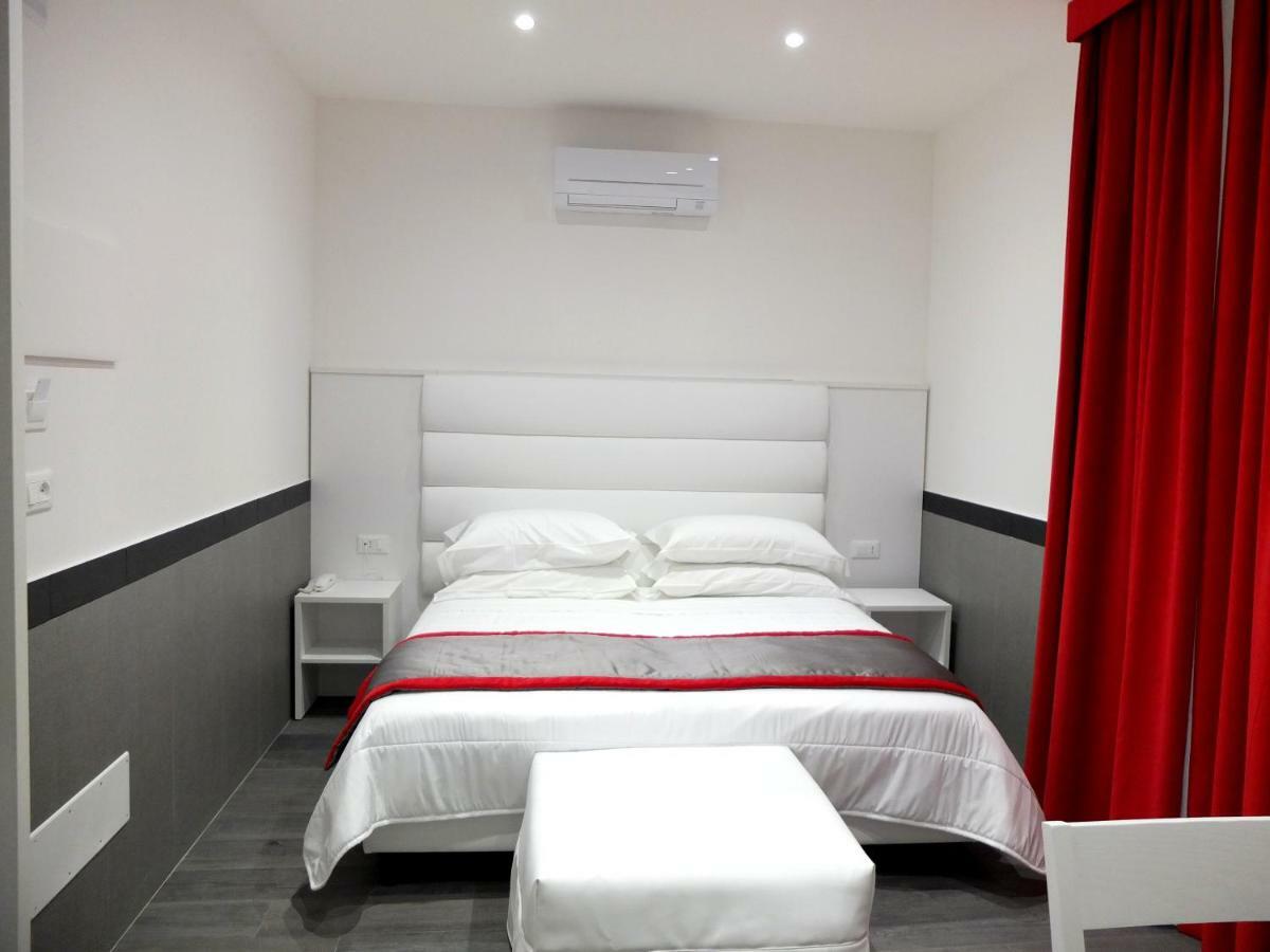 Astoria Golden Gate Hotell 2*
